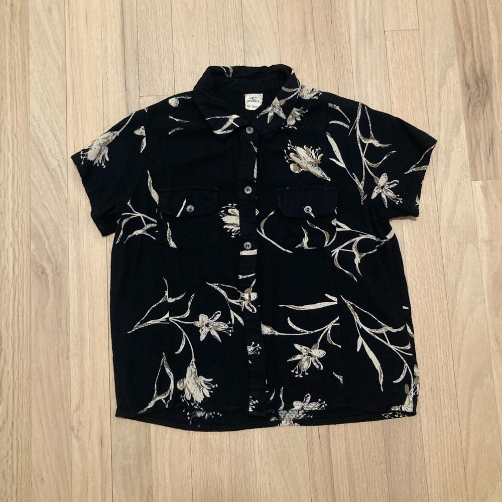O'NEILL 🌊 Black Floral Button Down Shirt